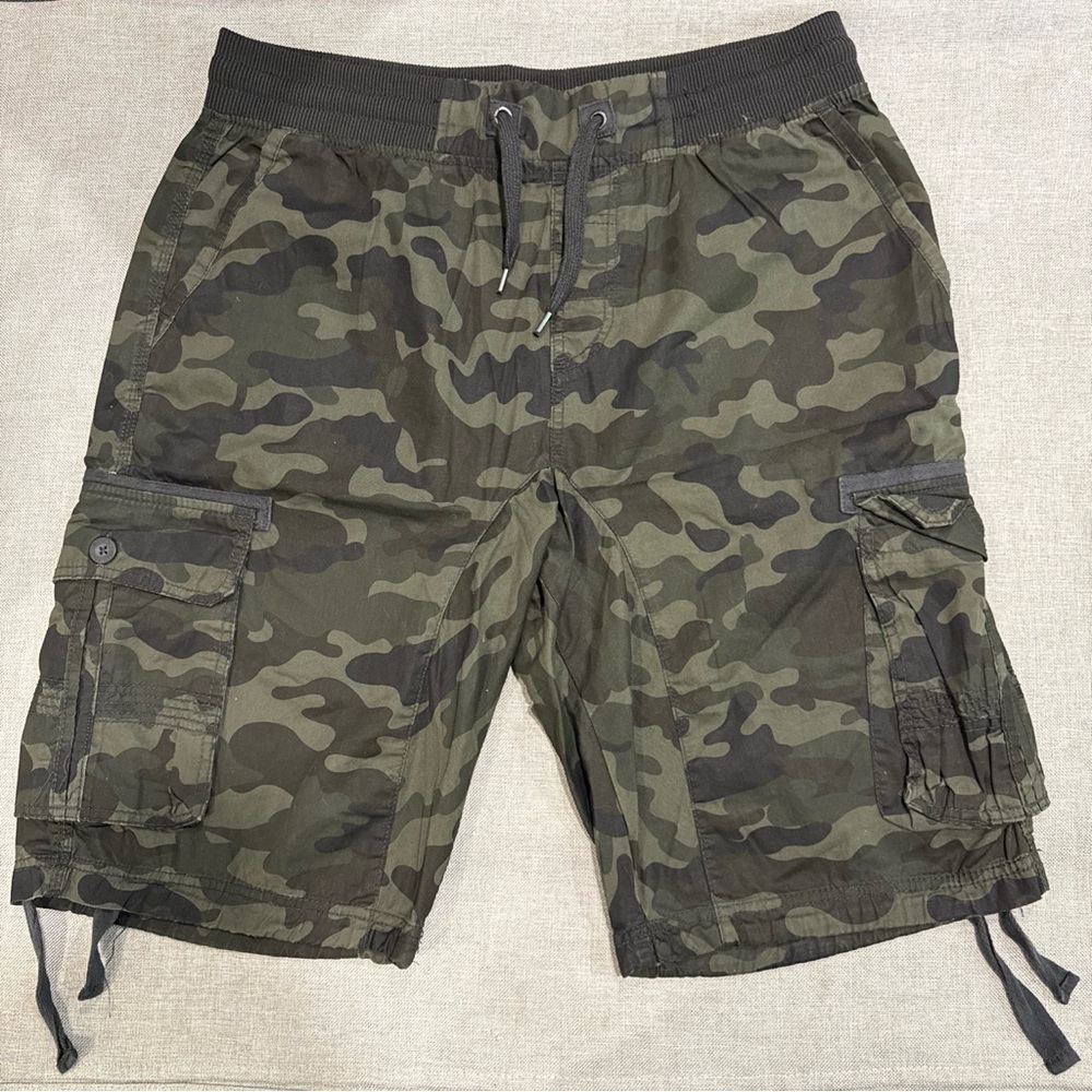 SouthPole Green Camo Cargo Shorts XL